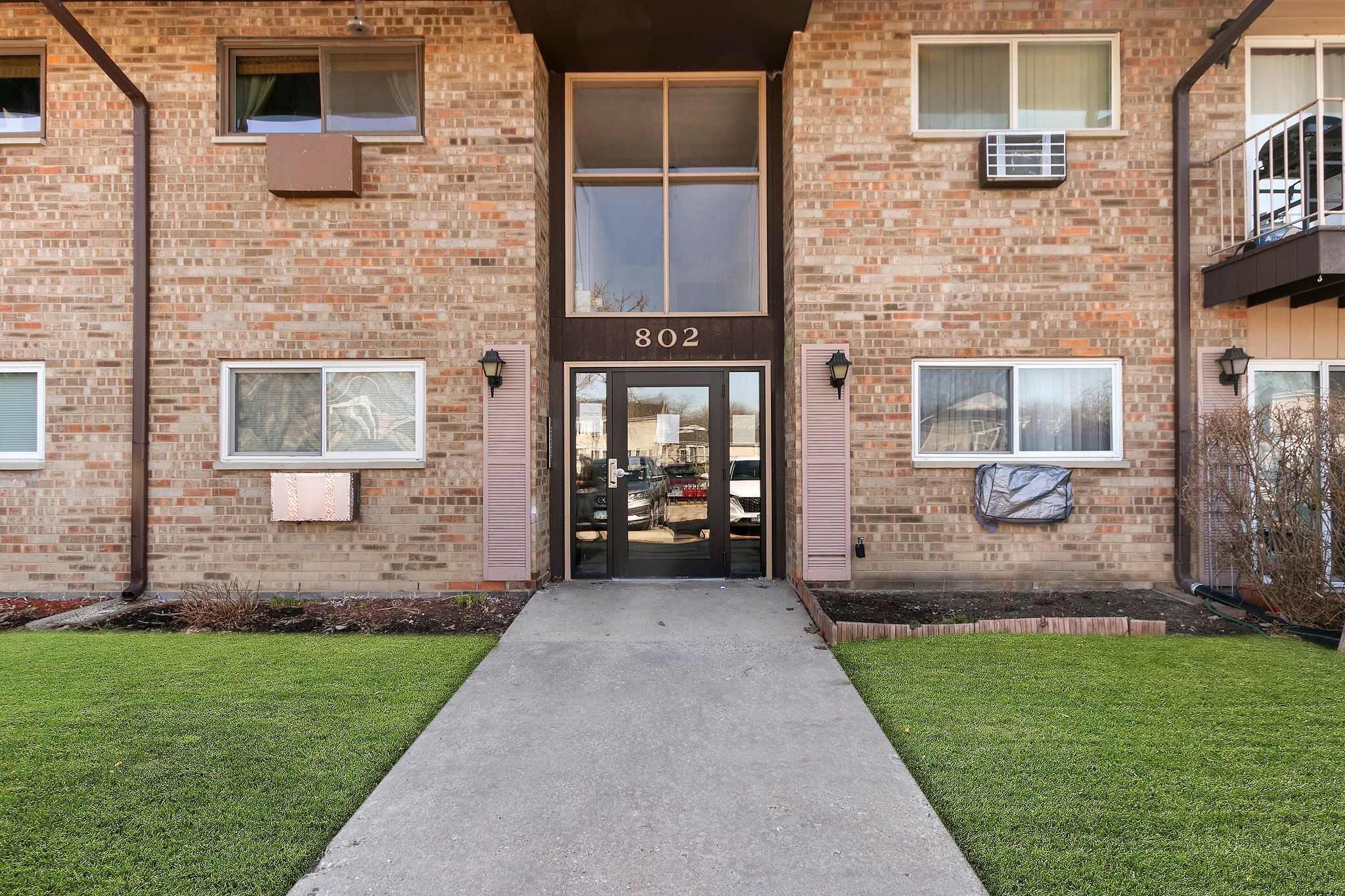 802 Old Willow Rd 214, Prospect Heights, IL Mario Bilotas Four