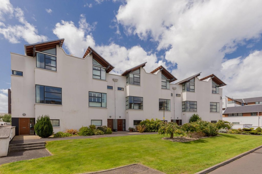 4 Brighouse Park Cross Rettie