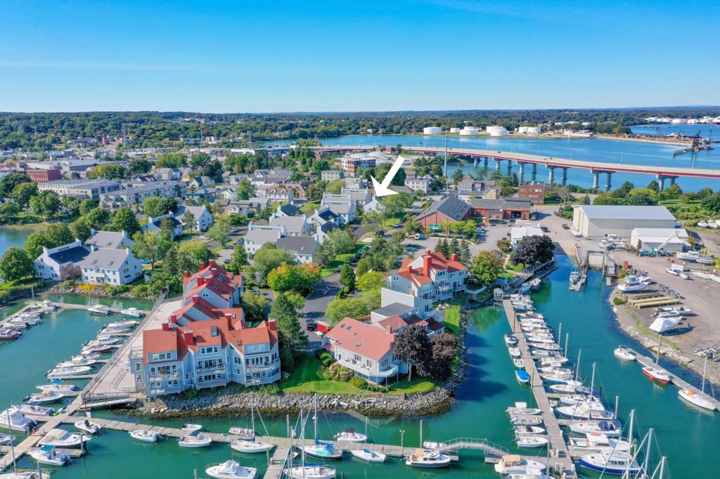 18 Harbor Place, Unit 22, South Portland Pete Molloy Town and