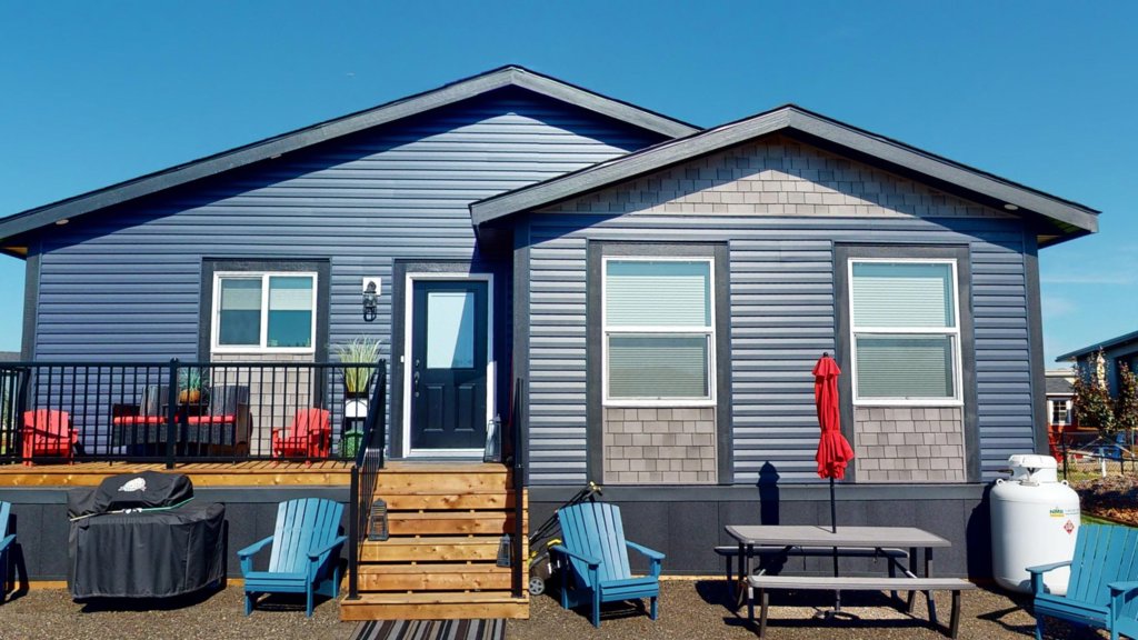 149 Sandy Point, Gull Lake, AB Jim Fradette Dynamic Modular Homes