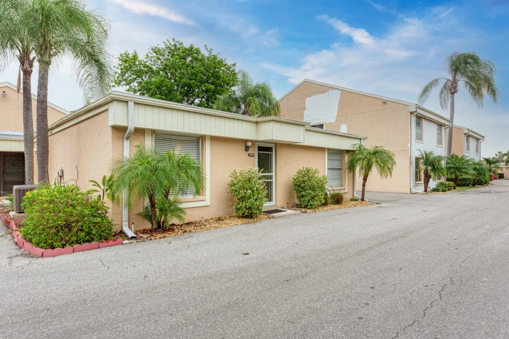 6336 7th Ave W, Bradenton, FL