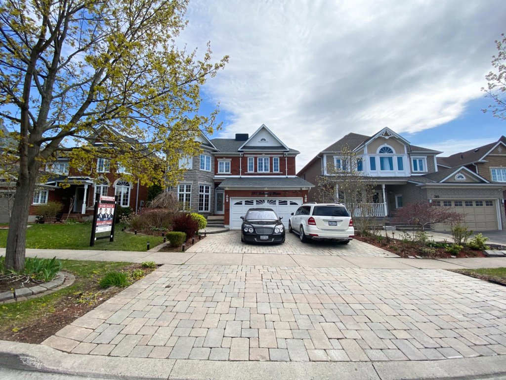 387 Delaney Dr Dedicated Realtors