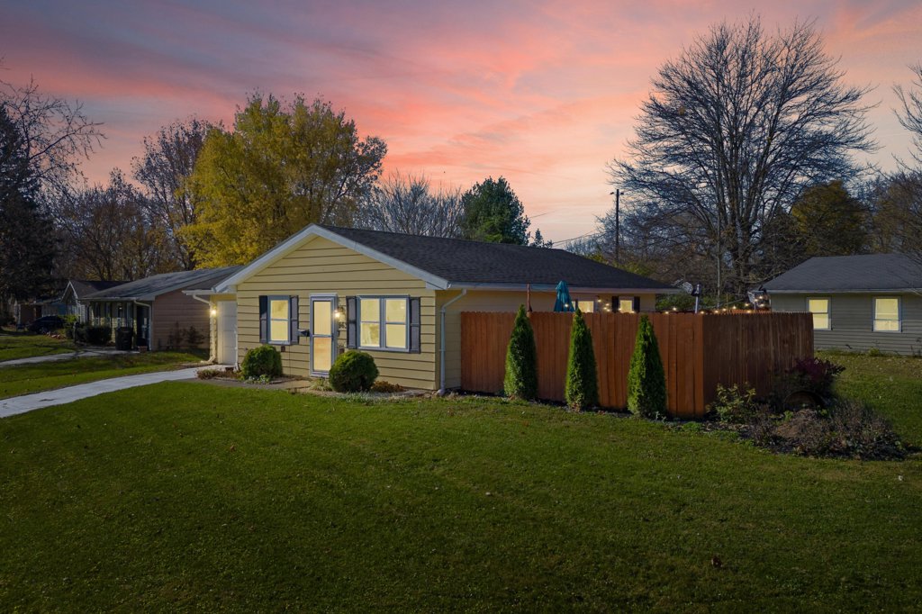 963 Southridge Ave Amanda Fife Irongate Realtors LUX Group