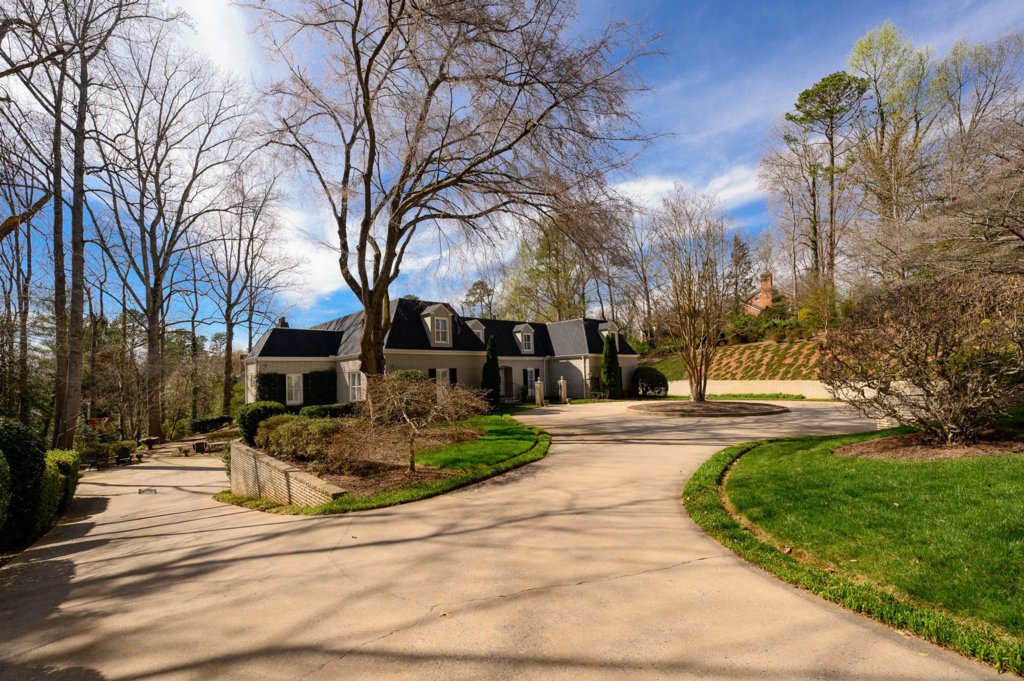 935 19th Ave NW, Hickory Kristine Hutton Coldwell Banker Boyd & Hassell