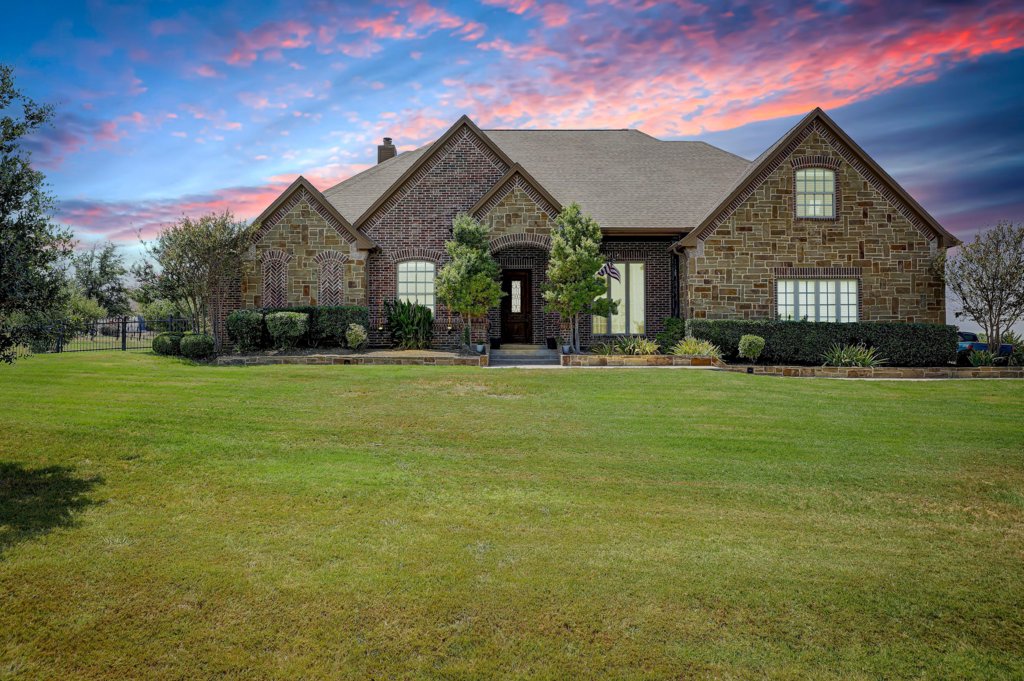 4673 Mustang Creek Ct, Benbrook, TX 76126, USA Josiah Dalton JPAR, Fort Worth