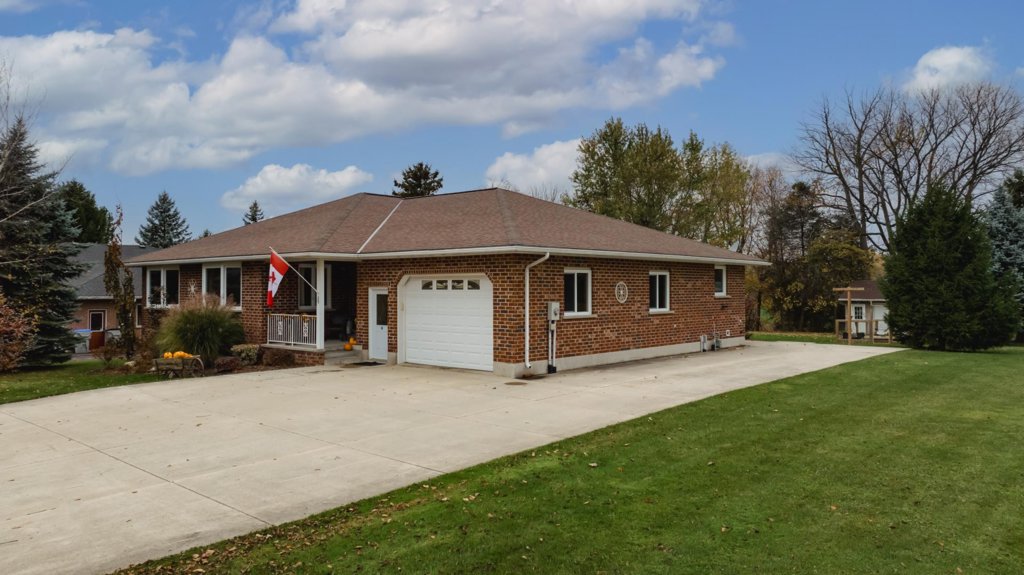 39962 Dinsley Terrace Robert Hulley Sales Rep. Royal LePage