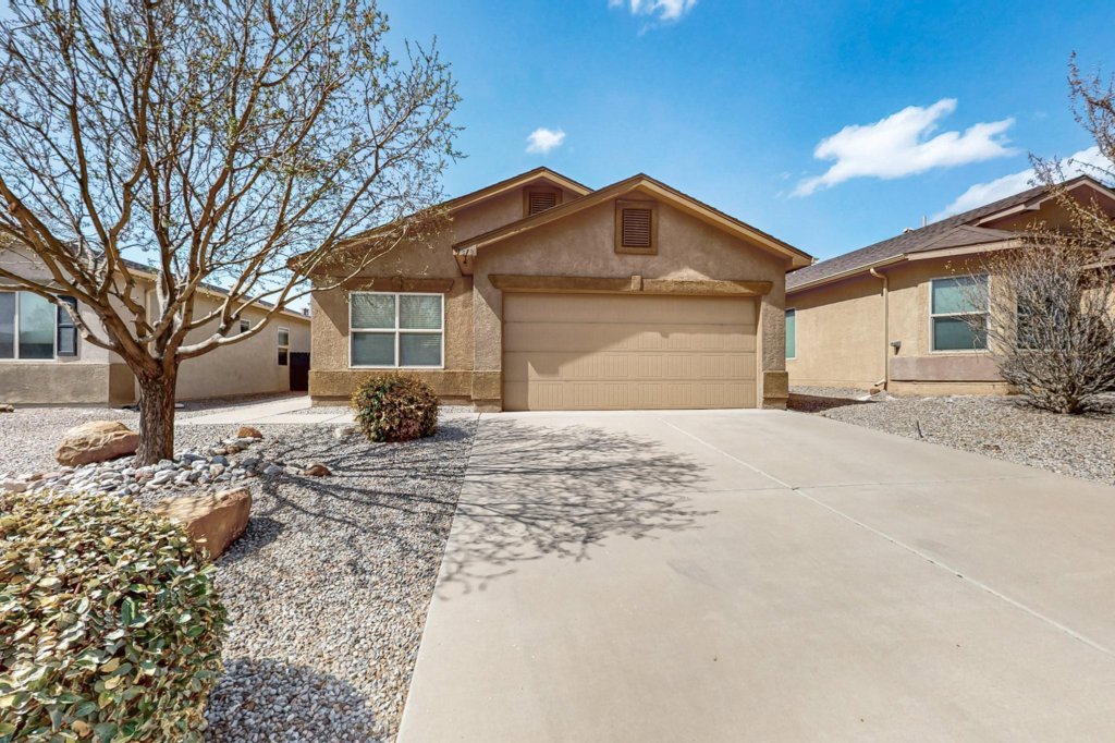 1313 Desert Paintbrush Loop | Jennifer Graham