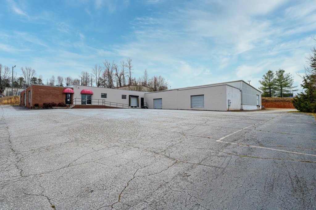 724 Harrisburg Dr SW, Lenoir April Hewitt Keller Williams