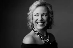 Christine Lowe Profile Picture