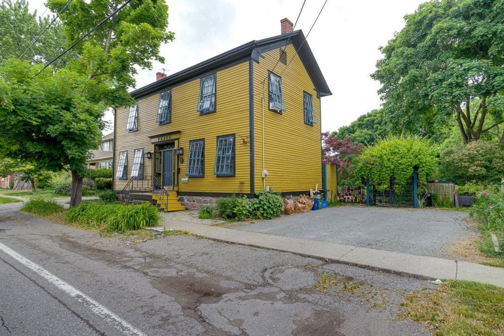 5085 Main St Jeff Daltroy Royal LePage Frank Real Estate, Brokerage