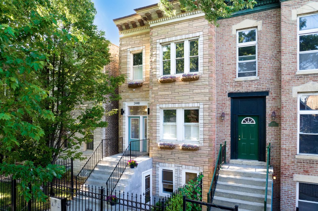 2448 W Taylor St. 3 Unit Building in TriTaylor 2448 W Taylor St