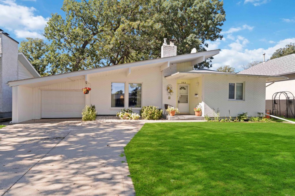 362 Thompson Drive, Winnipeg, MB R3J 3E4 Ryan Auxtero