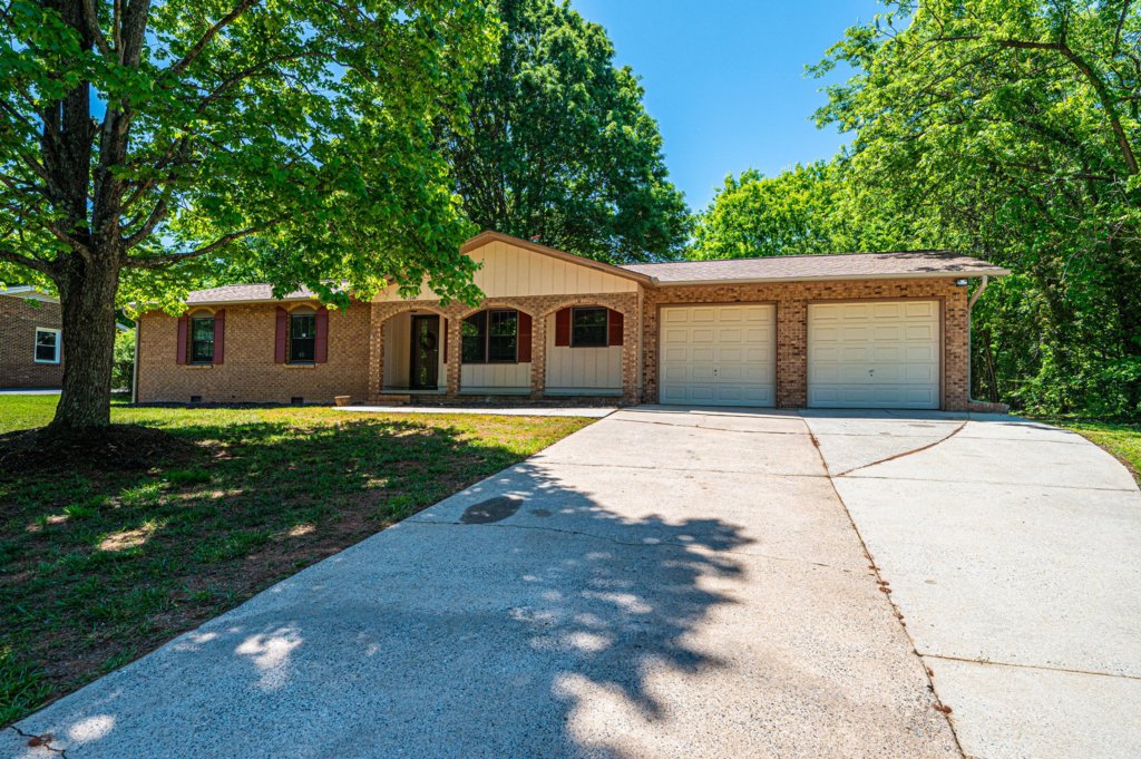 1349 Prince St, Hickory Andi Jack The Andi Jack Team ReMax Traditions