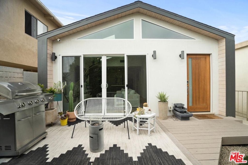 5317 Inglewood Blvd Gabe Crouch