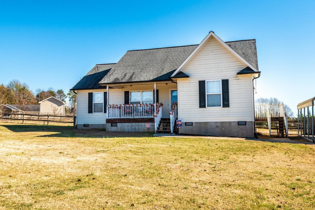 2989 Icard Rhodhiss Rd, Connelly Springs Cat McCrary Coldwell