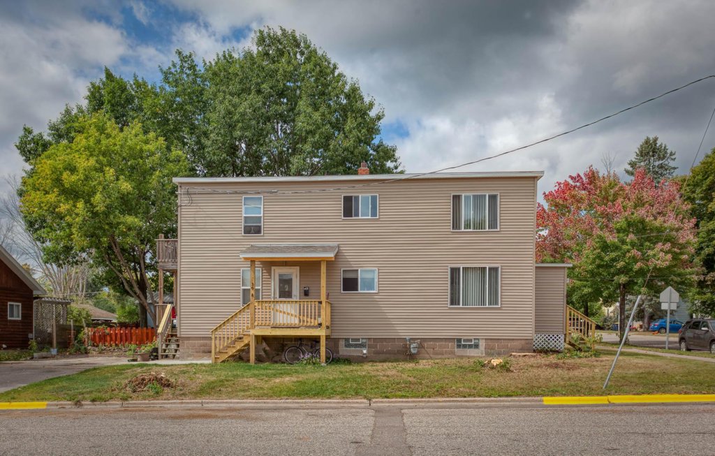 30E Harvey St. Rhinelander, WI DUPLEX