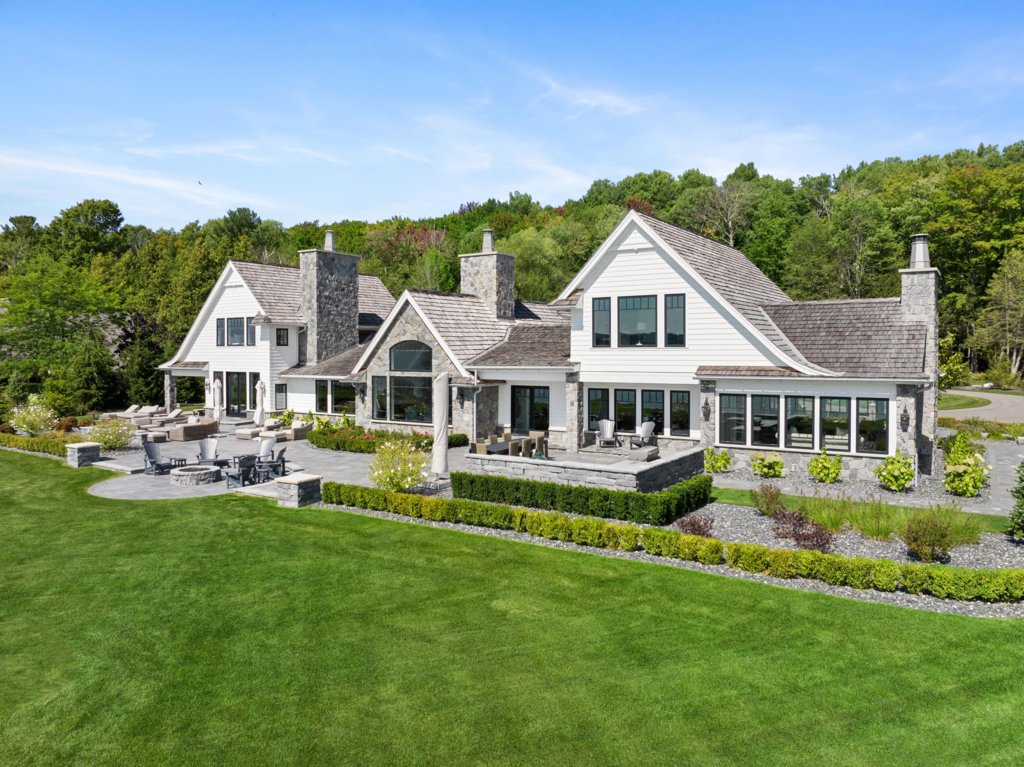 6490 Peaceful Valley Rd | Beth Flynn | North Harbor Christies