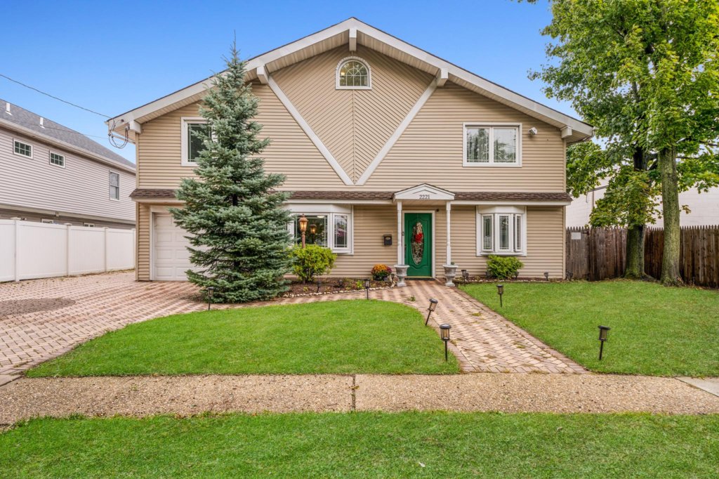 2221 Seaford Ave Seaford Exit Realty Limitless