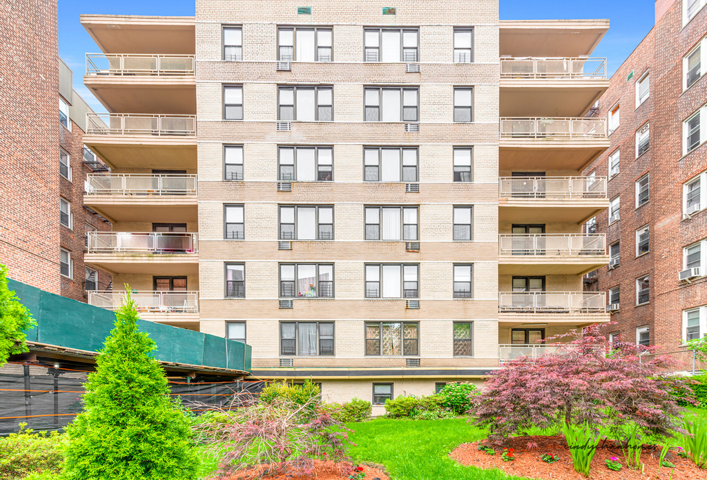 for-lease-65-50-wetherole-street-5s-lily-tran-lily-tran-team