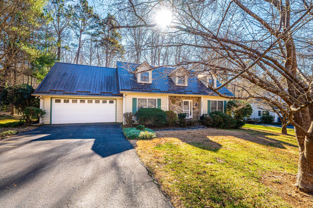5495 Gunpowder Dr, Hickory Andi Jack The Andi Jack Team ReMax