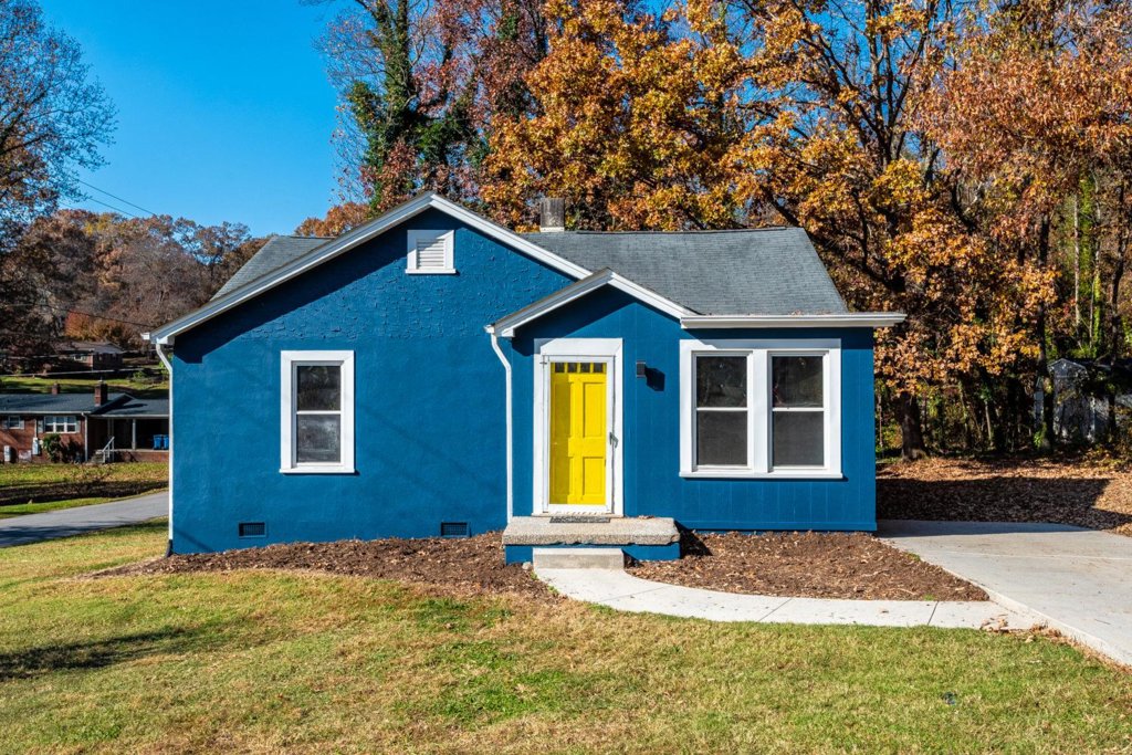 1907 32nd Ave NE, Hickory Andi Jack The Andi Jack Team ReMax