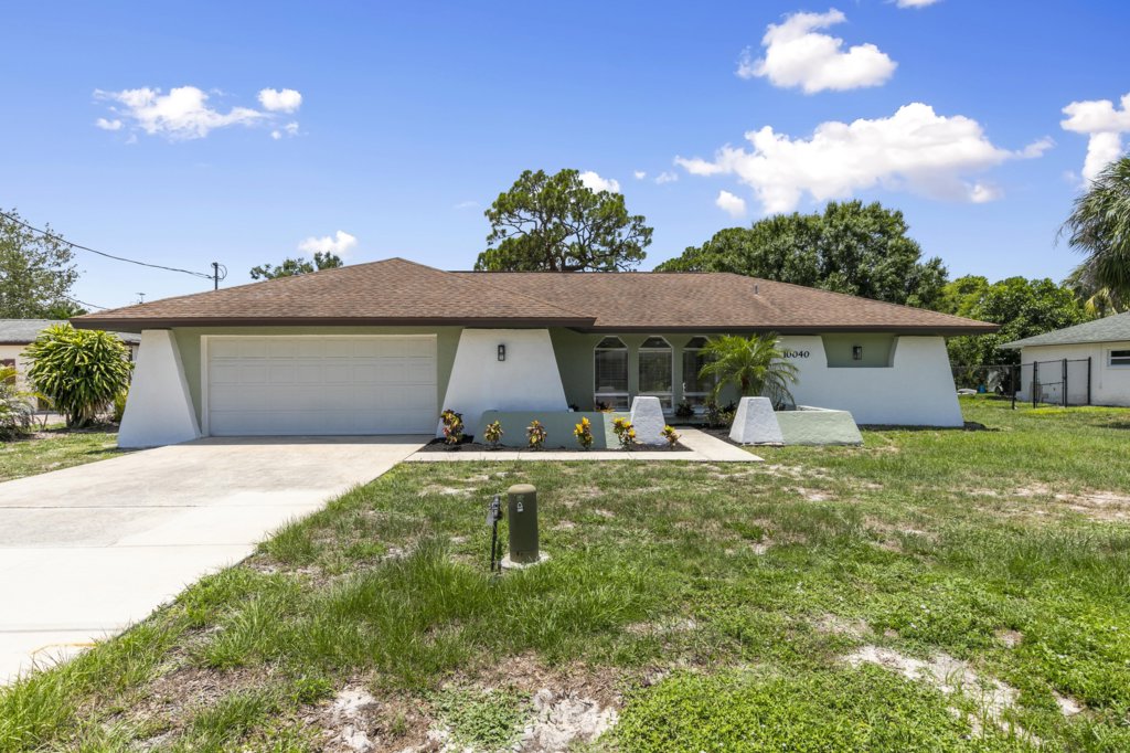 10040 Pennsylvania Ave, Bonita Springs, FL 34135 The Bartos Group