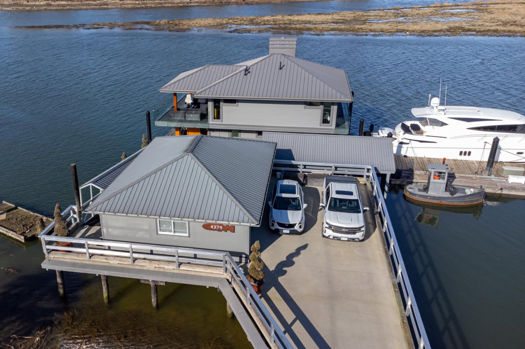 4379 W River Road, Ladner 4379 River Rd W, Delta, BC V4K 1R9, Canada