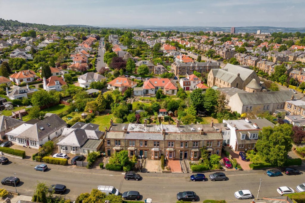 Gardiner Road, Blackhall 12 Gardiner Road, Edinburgh Ellisons
