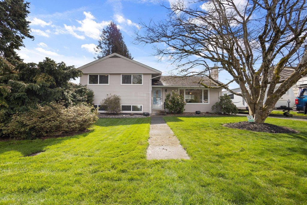 45812 Berkeley Ave, Chilliwack, BC John Corrie Remax Little Oak Realty