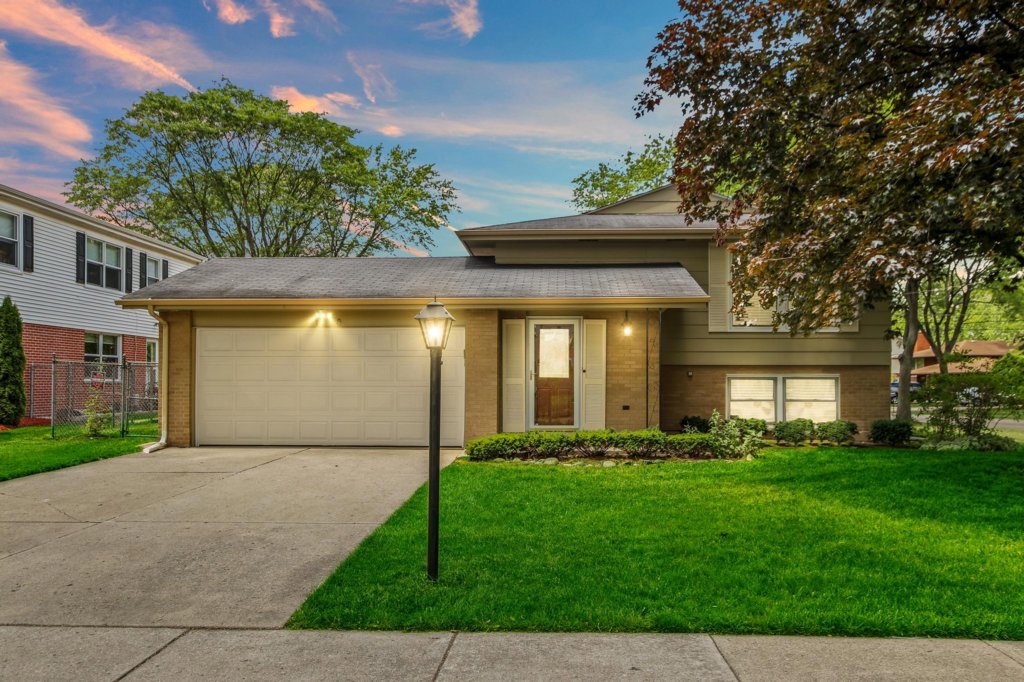 1518 North Park Dr, Mount Prospect, IL Mario Bilotas Four Daughters