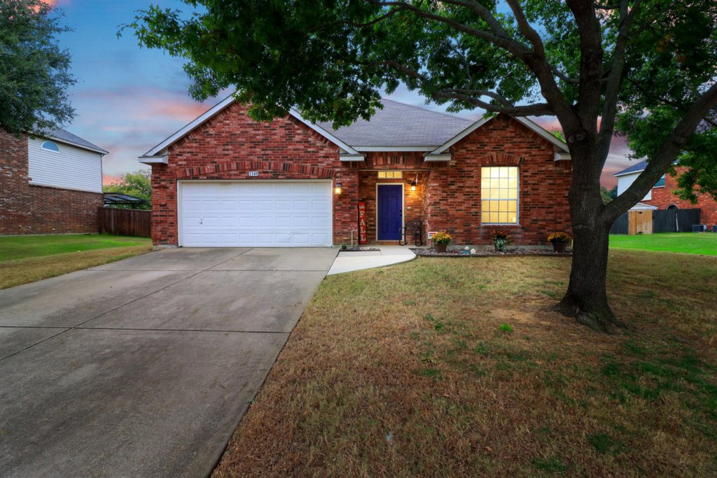 1148 Whispering Trail Cir, Lewisville, TX 75067, USA The Rhodes Team