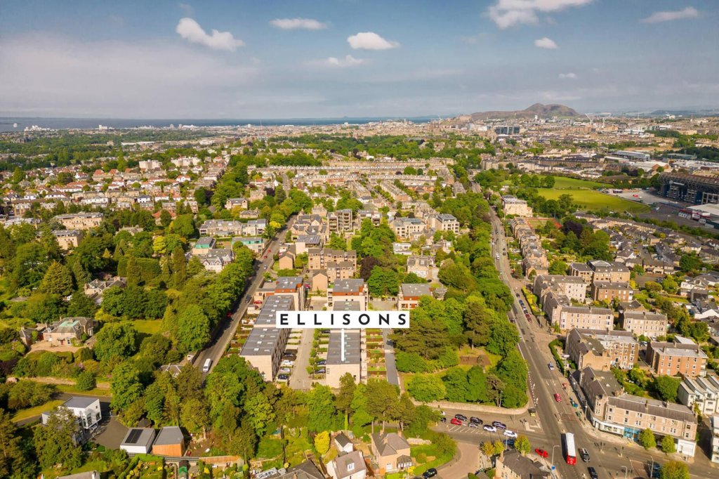 Wallace Gardens, Murrayfield 21 Wallace Gardens, Edinburgh EH12 6HT