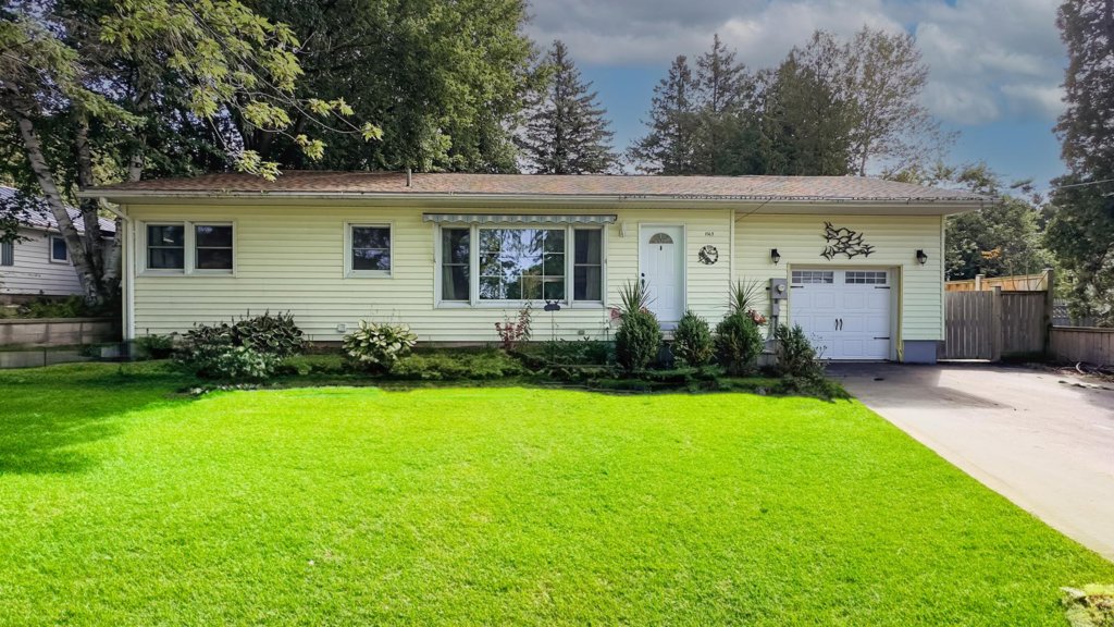1165 Queen Street Michelle Wright Royal LePage Exchange Realty Co. Brokerage