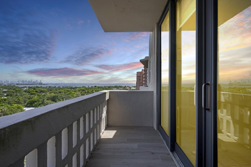 90 Edgewater Dr PH 3, Miami, FL 33133, USA | Margie Shanti