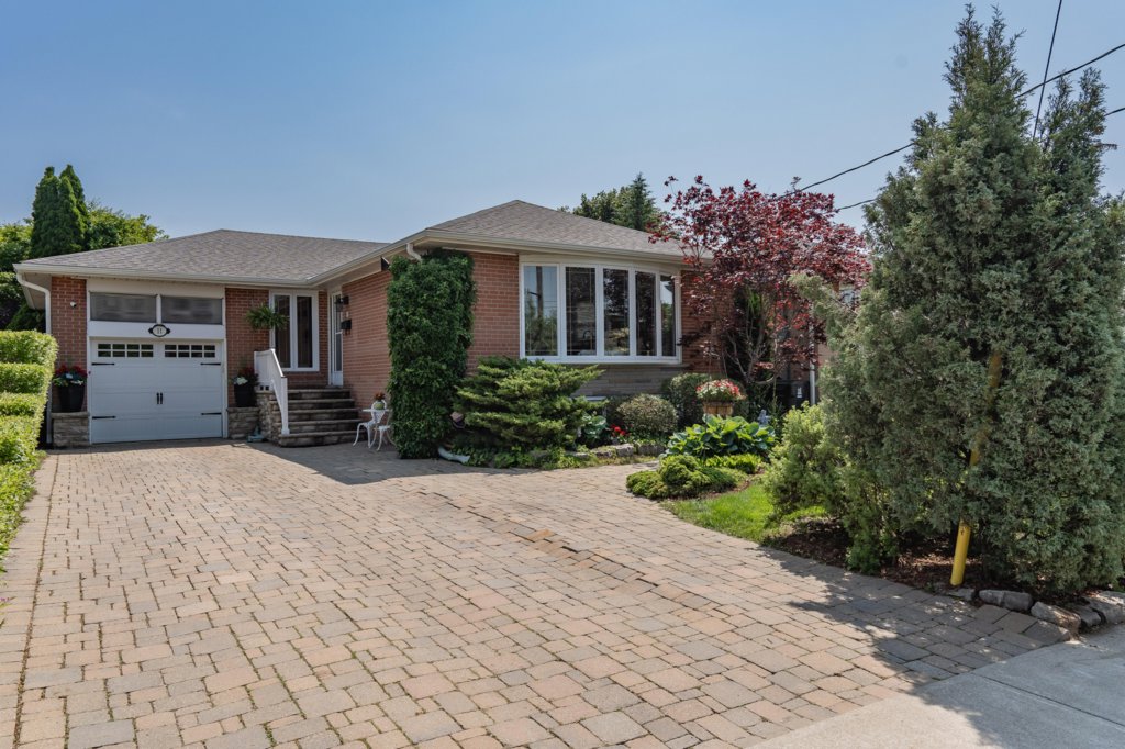 11 Sigmont Rd Etobicoke Barbara Sikorski ReMax West Realty Inc