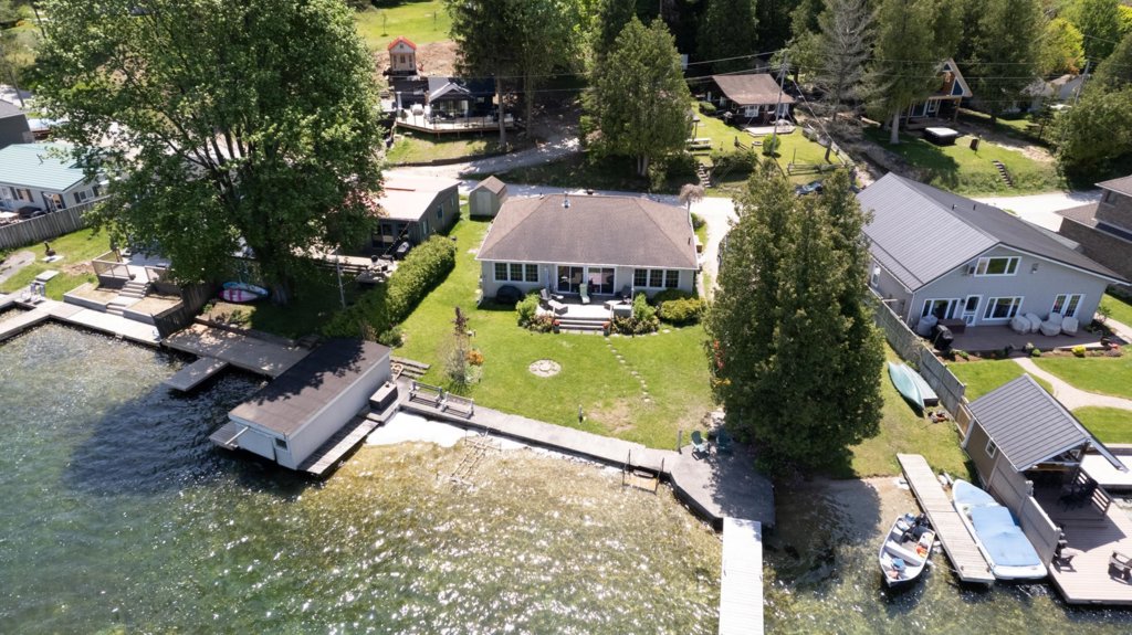 217 Lake Rosalind Road 2 Wilfred McIntee & Co. Ltd. Brokerage