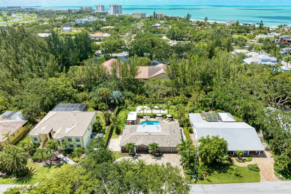 620 Buttonwood Dr, Longboat Key, FL | Shayla Twit | Coldwell Banker Realty