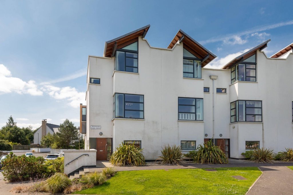 12 Brighouse Park Cross Rettie & Co.