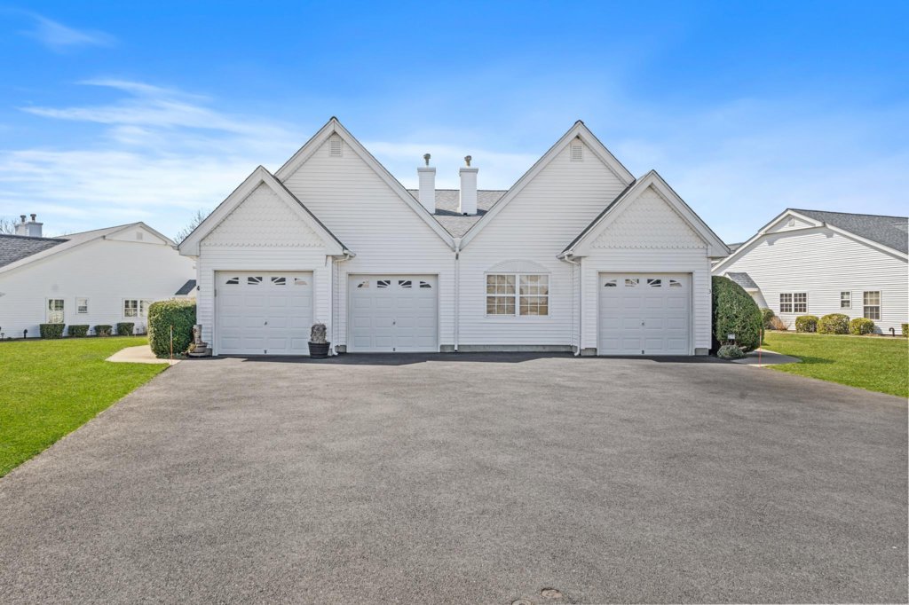 3 Summerfield Ln S Riverhead Exit Realty Achieve