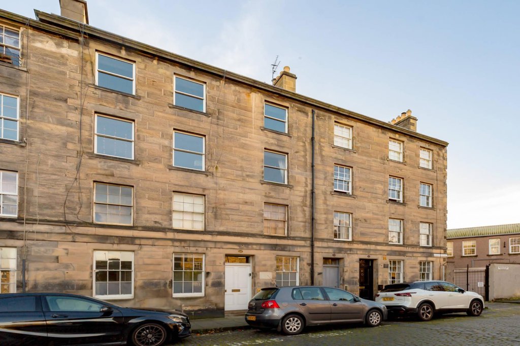 3F1 39 Barony Street Rettie