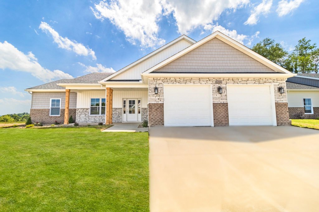 The Heirloom Chinkapin Oak Trail, WV 26501 Caitlyn