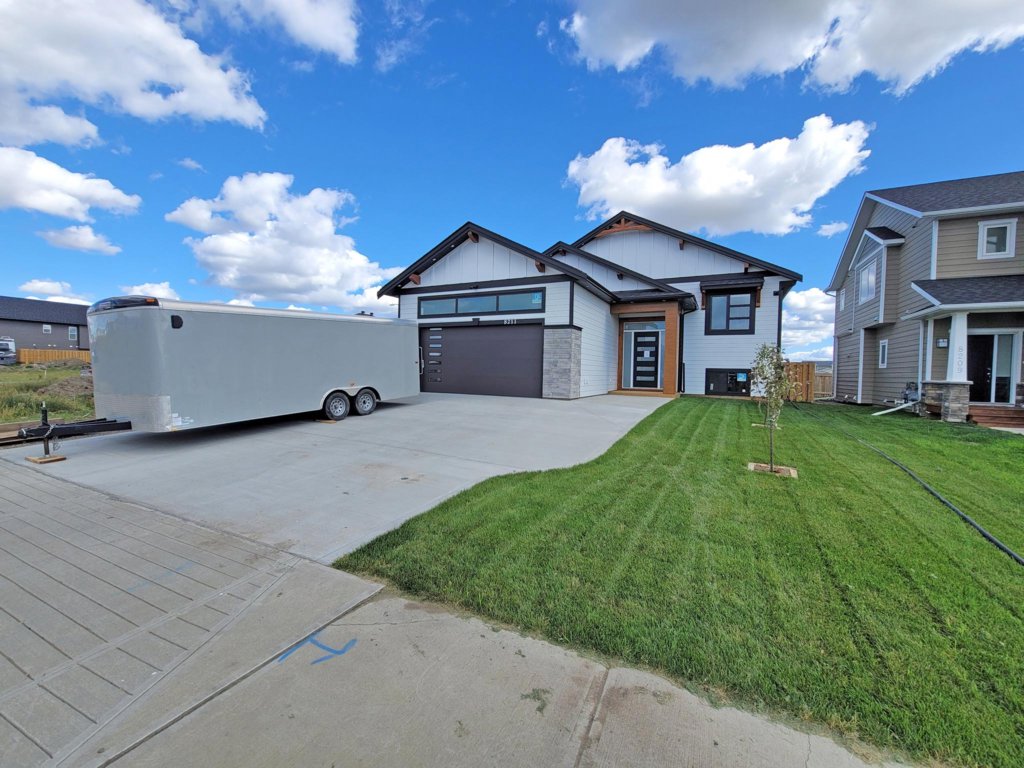 Custom Designed Investment Property with 2 Basement Suites! 8211 81a