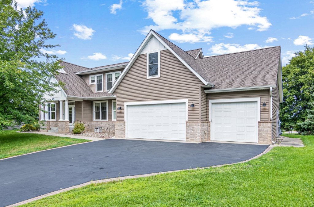 9889 166th Street W Joey Torkildson Voila Real Estate