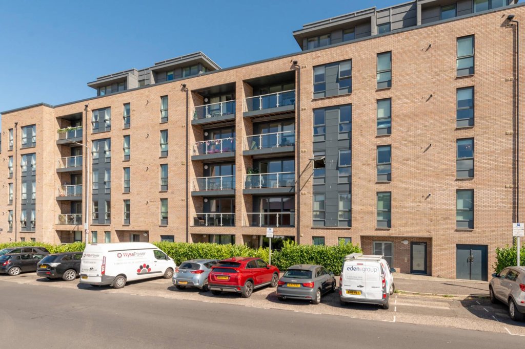 Flat 5, 48 Annandale Street Rettie & Co.