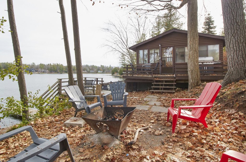 859 Fifes Bay Marina Lane, Peterborough