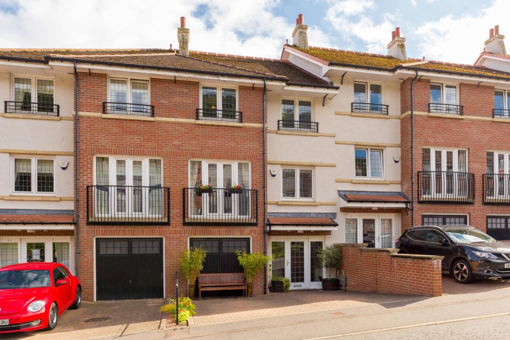 92 Hillpark Grove Rettie