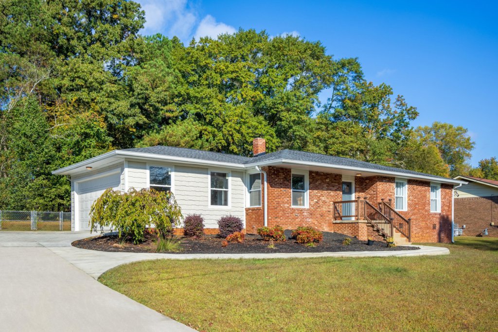 4215 Linton Ave Leah Payne RE/MAX Real Estate Professionals